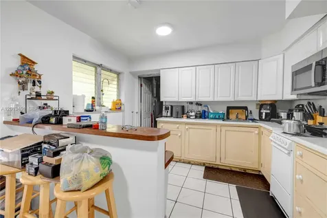 10370 SW 44th Street Miami FL 33165