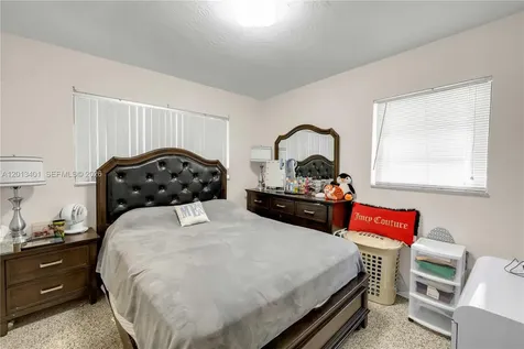 10370 SW 44th Street Miami FL 33165