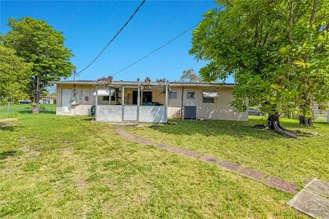 10370 SW 44th Street Miami FL 33165