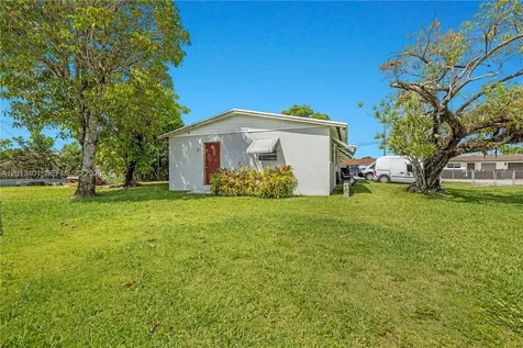 10370 SW 44th Street Miami FL 33165
