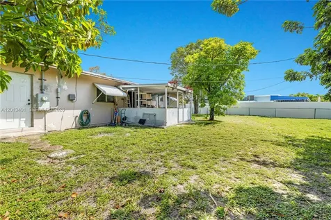 10370 SW 44th Street Miami FL 33165