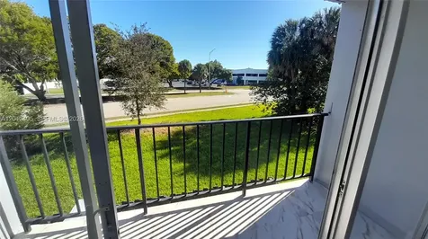 310 Fontainebleau Boulevard Miami FL 33172