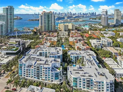 110 Washington Avenue Miami Beach FL 33139