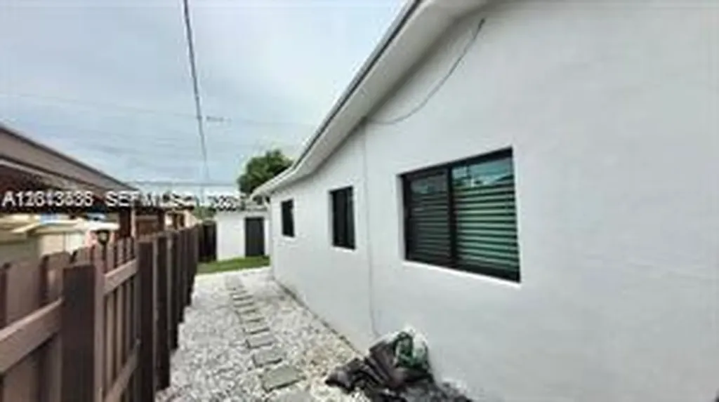 6730 Charleston Street Hollywood FL 33024