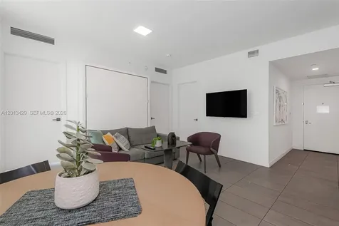 227 NE 2nd Street Miami FL 33132
