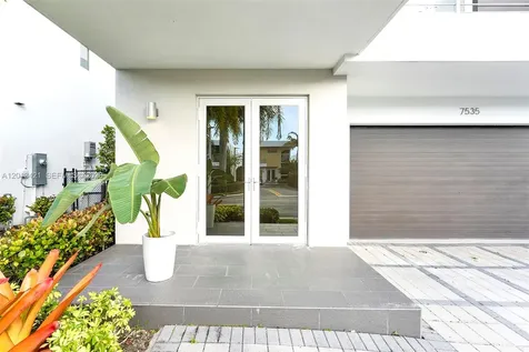 7535 NW 98th Avenue Doral FL 33178