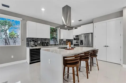 7535 NW 98th Avenue Doral FL 33178