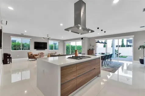 7535 NW 98th Avenue Doral FL 33178