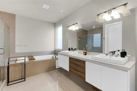 7535 NW 98th Avenue Doral FL 33178