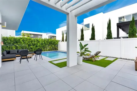 7535 NW 98th Avenue Doral FL 33178