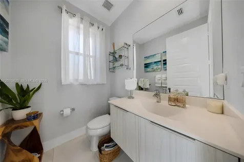 10515 NW 78th Terrace Doral FL 33178