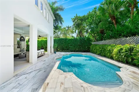 1281 S Venetian Way Miami FL 33139