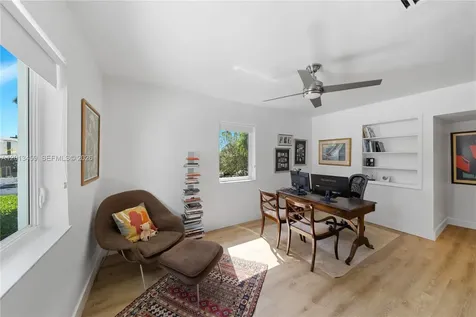 1281 S Venetian Way Miami FL 33139