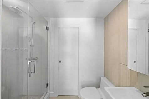 1281 S Venetian Way Miami FL 33139