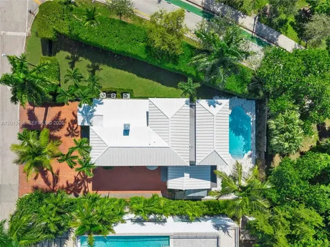 1281 S Venetian Way Miami FL 33139