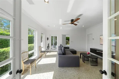 1281 S Venetian Way Miami FL 33139