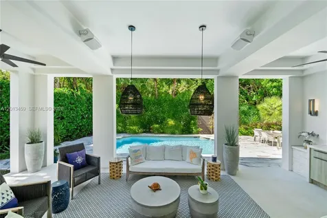 1281 S Venetian Way Miami FL 33139
