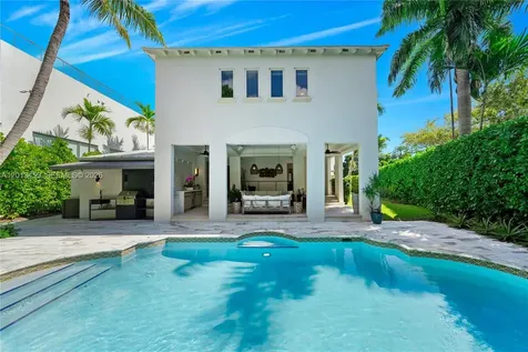 1281 S Venetian Way Miami FL 33139