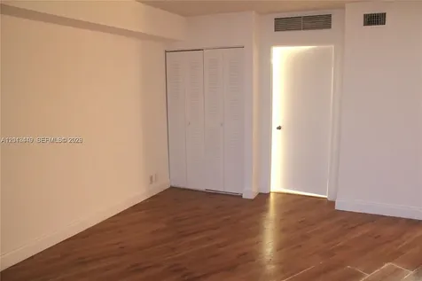 3300 NE 191st Street Aventura FL 33180