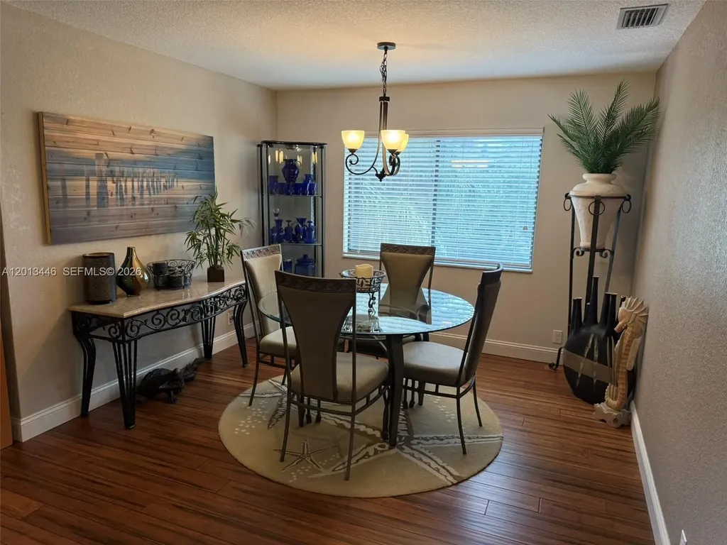 21 Lexington Lane W Palm Beach Gardens FL 33418