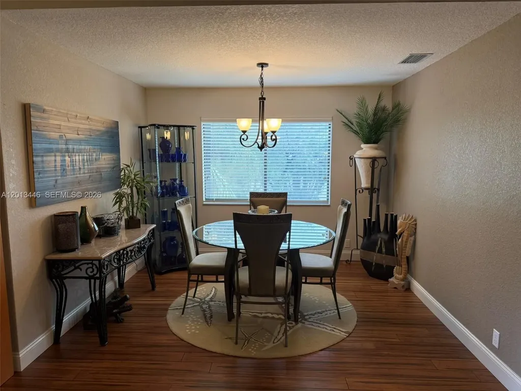 21 Lexington Lane W Palm Beach Gardens FL 33418