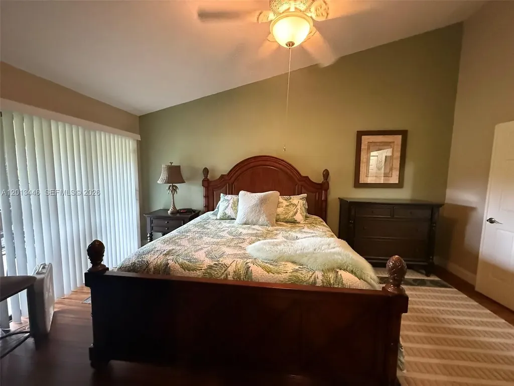 21 Lexington Lane W Palm Beach Gardens FL 33418