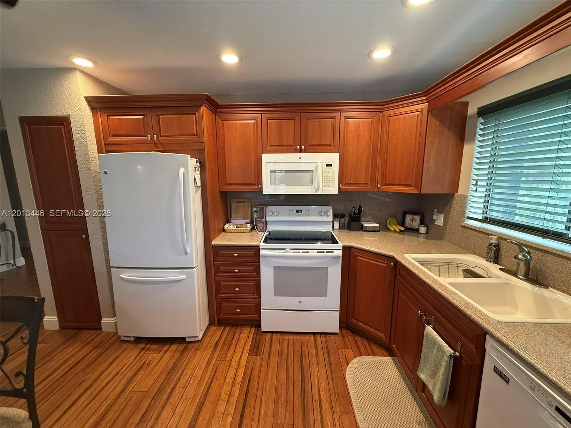 21 Lexington Lane W Palm Beach Gardens FL 33418