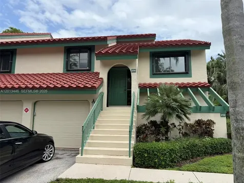 21 Lexington Lane W Palm Beach Gardens FL 33418