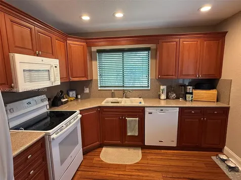 21 Lexington Lane W Palm Beach Gardens FL 33418