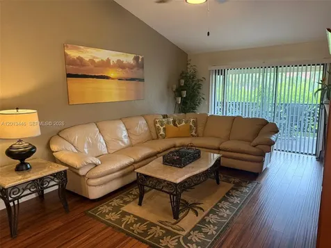 21 Lexington Lane W Palm Beach Gardens FL 33418