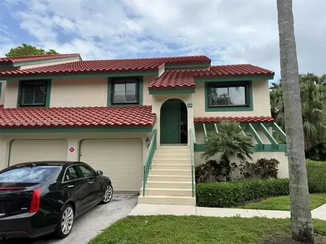 21 Lexington Lane W Palm Beach Gardens FL 33418