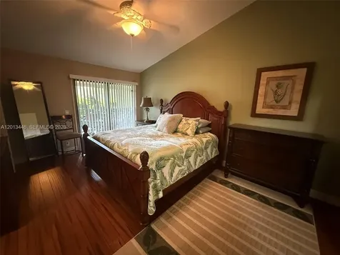 21 Lexington Lane W Palm Beach Gardens FL 33418