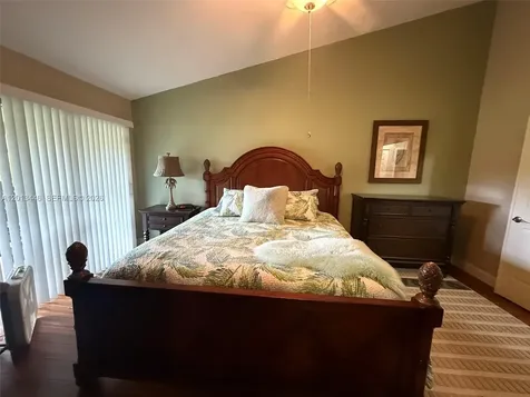 21 Lexington Lane W Palm Beach Gardens FL 33418