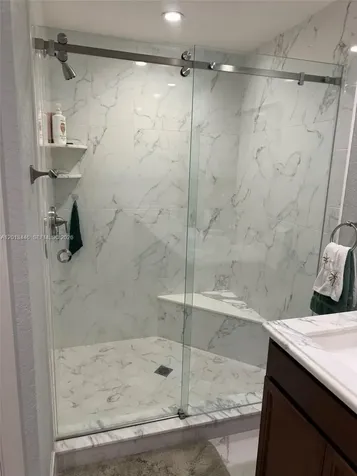21 Lexington Lane W Palm Beach Gardens FL 33418