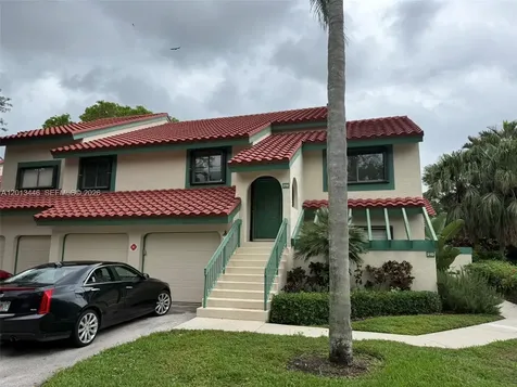21 Lexington Lane W Palm Beach Gardens FL 33418