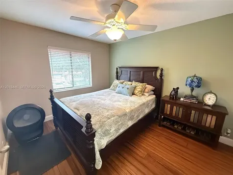 21 Lexington Lane W Palm Beach Gardens FL 33418