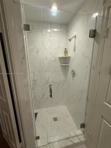 21 Lexington Lane W Palm Beach Gardens FL 33418