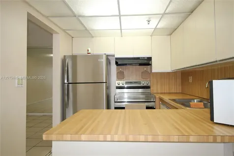 17890 W Dixie Highway 519 Highway North Miami Beach FL 33160