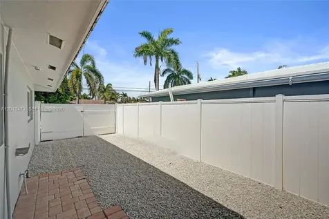 200 SE 3rd Street Pompano Beach FL 33060