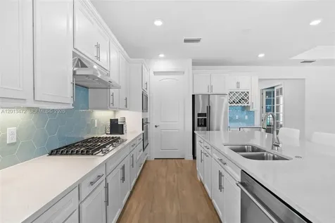 2715 Primrose Place Oakland Park FL 33309
