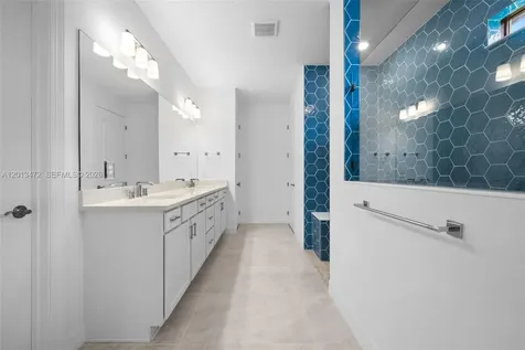 2715 Primrose Place Oakland Park FL 33309