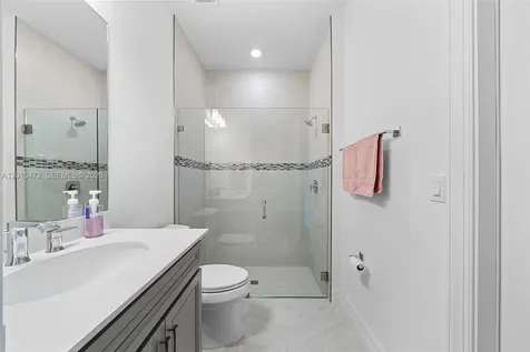 2715 Primrose Place Oakland Park FL 33309
