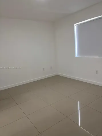 423 E 27th Street Hialeah FL 33013