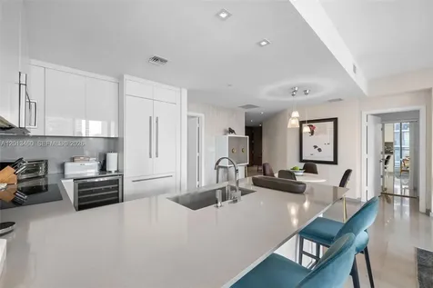 88 SW 7th Street Miami FL 33130