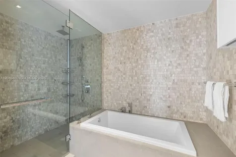88 SW 7th Street Miami FL 33130
