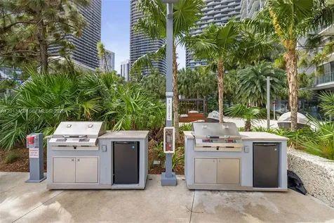 88 SW 7th Street Miami FL 33130