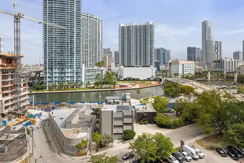 88 SW 7th Street Miami FL 33130