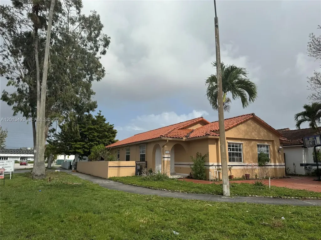 7599 W 4th Court Hialeah FL 33014