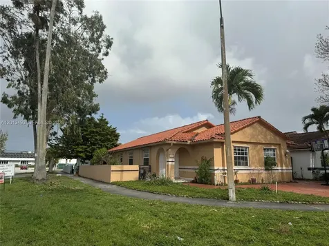 7599 W 4th Court Hialeah FL 33014