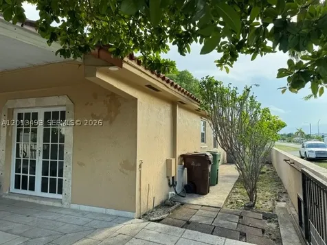 7599 W 4th Court Hialeah FL 33014